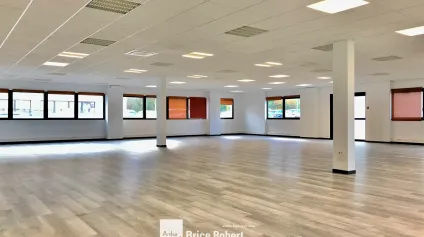 Bureaux à louer à Saint Priest dans parc technologique avec parkings - Offre immobilière - Arthur Loyd