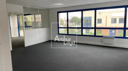 MOISSY CRAMAYEL LOCAL MIXTE A LOUER - Offre immobilière - Arthur Loyd