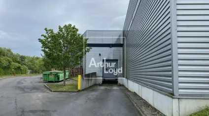COMBS LA VILLE LOCAUX ACTIVITES A LOUER - Offre immobilière - Arthur Loyd