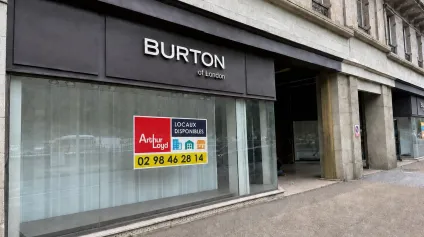 A LOUER LOCAL COMMERCIAL 216 M²- TRES BEL EMPLACEMENT CENTRE VILLE QUIMPER - Offre immobilière - Arthur Loyd