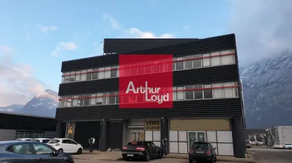 Bureaux à louer à Saint-Egrève surface lumineuse avec stationnement facile - Offre immobilière - Arthur Loyd