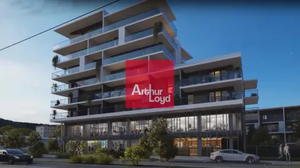 LOCAL COMMERCIAL A VENDRE PONT DE CLAIX MINOTIERS PIED TRAM 198 m² - Offre immobilière - Arthur Loyd