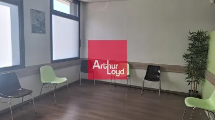 Bureau à vendre à Echirolles emplacement stratégique proche tram et gare - Offre immobilière - Arthur Loyd