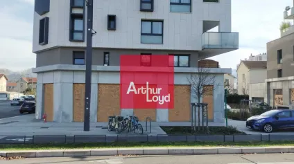 Local commercial neuf à louer à Grenoble visibilité exceptionnelle - Offre immobilière - Arthur Loyd