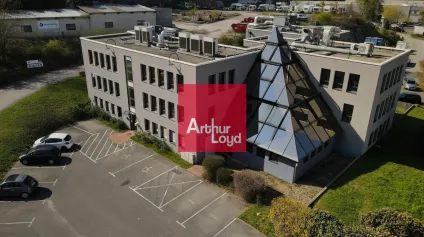Bureaux à louer à Sassenage dans immeuble rénové et espaces verts - Offre immobilière - Arthur Loyd