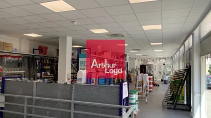 local commercial 698 m² location Grenoble - Offre immobilière - Arthur Loyd