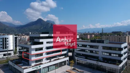BUREAUX A LOUER + COMMERCE DANS IMMEUBLE RECENT A SEYSSINET PARISET - Offre immobilière - Arthur Loyd