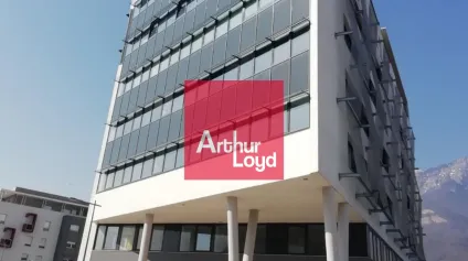 Bureau à louer à Échirolles au 3ème étage avec accès facile et lumineux - Offre immobilière - Arthur Loyd