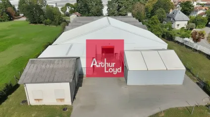 Entrepôt à louer 3 220 m² à Froges avec terrain clos et aire de manoeuvre - Offre immobilière - Arthur Loyd