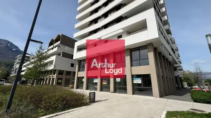 Locaux commerciaux et d'activité à vendre Le Pont de Claix hauteur sous dalle - Offre immobilière - Arthur Loyd