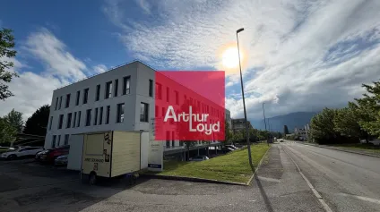 Bureau à louer accessible PMR à Montbonnot Saint Martin - Offre immobilière - Arthur Loyd