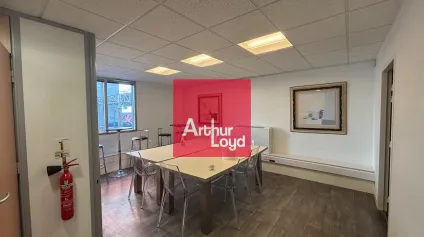 Bureaux à louer 200m² Europole Grenoble proche gare avec parkings - Offre immobilière - Arthur Loyd