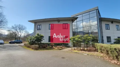 Bureaux à louer à Moirans open space lumineux et accès parking - Offre immobilière - Arthur Loyd