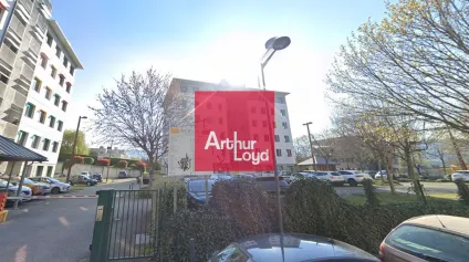 Bureau à louer 66 m² Grenoble aménagé idéal médical avec parking - Offre immobilière - Arthur Loyd