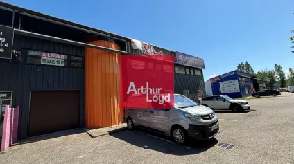 Local d activité à louer à Échirolles 272m² avec mezzanine lumineuse - Offre immobilière - Arthur Loyd