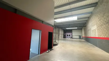 Local d'activités de 462 m2 environ à louer à Chambly - Offre immobilière - Arthur Loyd