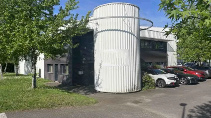 Local d'activité à louer à La Chapelle-sur-Erdre avec accès périphérique - Offre immobilière - Arthur Loyd