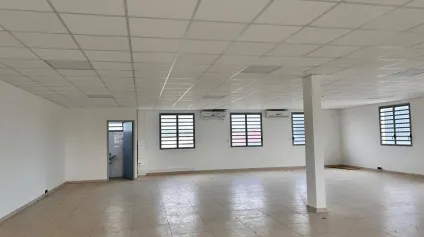 A LOUER Bureaux ZA Galmot Cayenne - Offre immobilière - Arthur Loyd