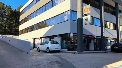 BUREAUX CLOISONNES ET CLIMATISES EN PERIPHERIE D'AIX - Offre immobilière - Arthur Loyd