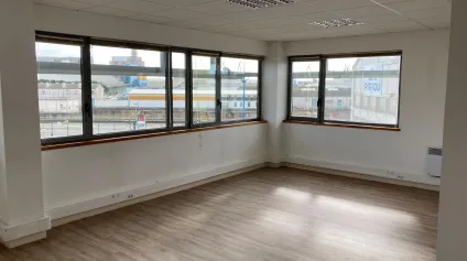 A LOUER PLATEAU DE BUREAUX PORT DE COMMERCE BREST - Offre immobilière - Arthur Loyd