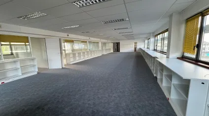 A LOUER A VENDRE PLATEAU DE BUREAUX PORT DE COMMERCE BREST - Offre immobilière - Arthur Loyd