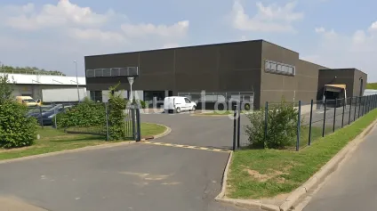 Entrepôt indépendant à vendre à Cambrai avec potentiel d’extension terrain - Offre immobilière - Arthur Loyd