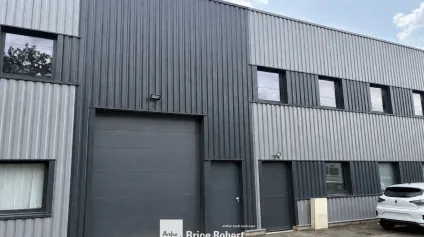 Local d'activité à vendre avec bureaux à Genay desserte immédiate A46 et A432 - Offre immobilière - Arthur Loyd