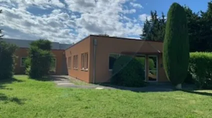 Bureaux à vendre à Avignon Courtine en rez-de-chaussée avec grand parking commun - Offre immobilière - Arthur Loyd