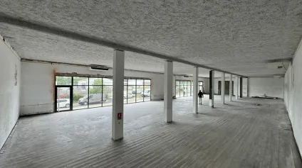JOUE LES TOURS COMMERCE A LOUER 535 M² AVEC PARKING - Offre immobilière - Arthur Loyd
