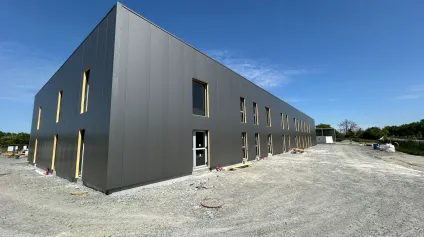 A la Marne, deux cellules d'activités à la location - Offre immobilière - Arthur Loyd