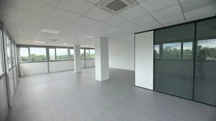 Bureaux à louer à Osny divisibles à partir de 170 m² proche RER - Offre immobilière - Arthur Loyd
