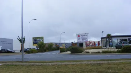<br />A louer Local commercial Angoulins 1129 m2<br /> - Offre immobilière - Arthur Loyd