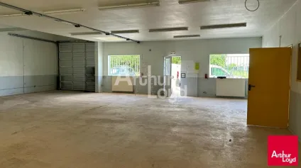 SAINT CLAUDE DE DIRAY - LOCATION LOCAL D'ACTIVITÉ DE 225,86 M² - ZONE ARTISANALE - Offre immobilière - Arthur Loyd