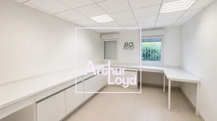 LOCATION BUREAUX - 47 M2 DIVISIBLES - NIMES VILLE ACTIVE - Offre immobilière - Arthur Loyd