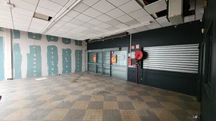 Local commercial 463 m2 Idéal Déstockage - Offre immobilière - Arthur Loyd