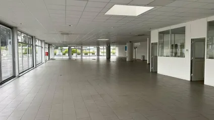LOCAL COMMERCIAL à VENDRE de 2466 m² - Offre immobilière - Arthur Loyd