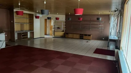 LOCAL COMMERCIAL à LOUER de 140 m² - Offre immobilière - Arthur Loyd