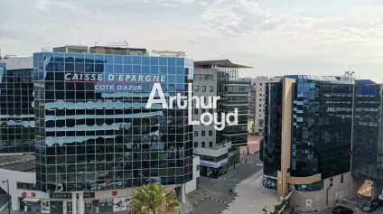 BUREAUX A LOUER A NICE IMMEUBLE DE STANDING QUARTIER D'AFFAIRES DES 32 M² - Offre immobilière - Arthur Loyd