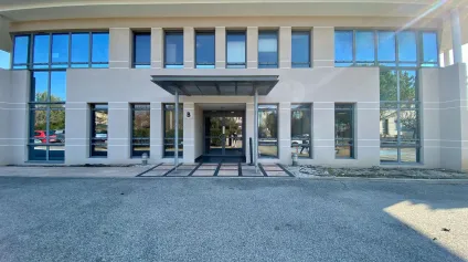 BUREAUX À LOUER AVEC VUE DÉGAGÉE - Offre immobilière - Arthur Loyd
