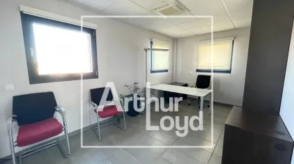 Bureaux à louer à Saint Aunès avec accès PMR et parking libre - Offre immobilière - Arthur Loyd