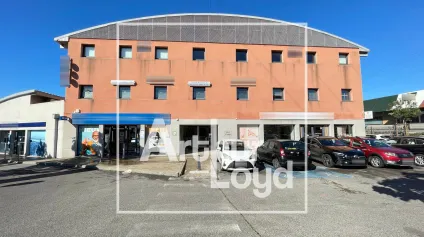Bureaux à louer à Saint Aunès avec accès PMR et parking libre - Offre immobilière - Arthur Loyd