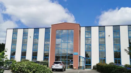 A LOUER 7 PLATEAUX DE BUREAUX D'ENVIRON 1022 m² DIVISIBLES - VERN SUR SEICHE ZONE DE LA HALLERAIS - Offre immobilière - Arthur Loyd