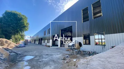 LOCAUX D'ACTIVITÉS À LOUER - NEUFS - LATTES - PROXIMITÉ AUTOROUTE - PL - Offre immobilière - Arthur Loyd