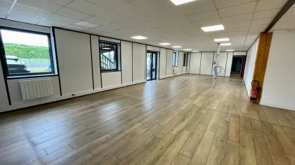 Bureaux et Activités à louer à LE GRAND QUEVILLY 76120 - Offre immobilière - Arthur Loyd