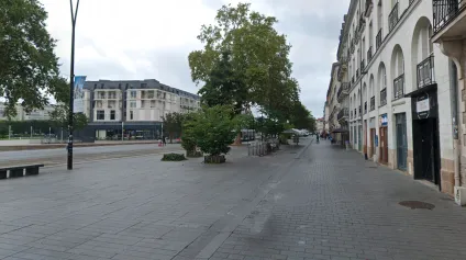 Location local commercial Nantes visibilité centre-ville et accès transports - Offre immobilière - Arthur Loyd