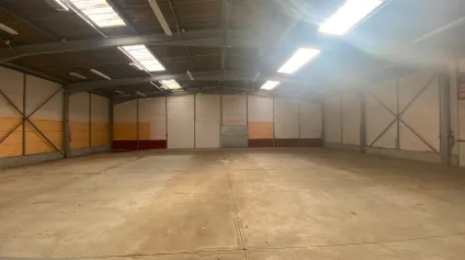 A LOUER LOCAL D'ACTIVITES 400m² LARMOR-PLAGE - Offre immobilière - Arthur Loyd
