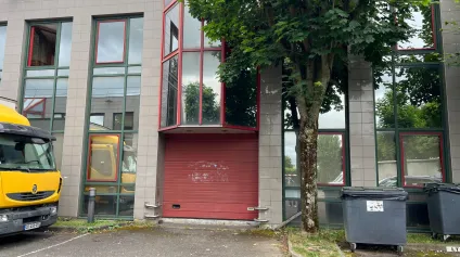 724 m² de locaux d'activités tertiaires à louer, parkings extérieurs - Roissy Paris Nord 2 - Proximité Centre Commercial - Divisible dès 362 m² - Offre immobilière - Arthur Loyd