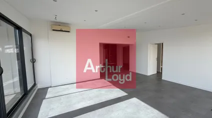 <br />Bureaux contemporains avec grande terrasse Environnement tertiaire performant et valorisant<br /> - Offre immobilière - Arthur Loyd