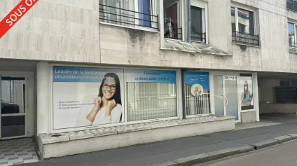 TOURS COMMERCE A LOUER 200 M² AVEC TERRASSE ET PARKING - Offre immobilière - Arthur Loyd