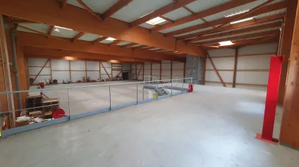 A LOUER - BATIMENT DE 2080 M² - ACCES DIRECT VOIE EXPRESS - Offre immobilière - Arthur Loyd